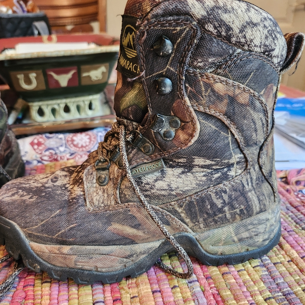 Tamarack waterproof camouflage boots size 4